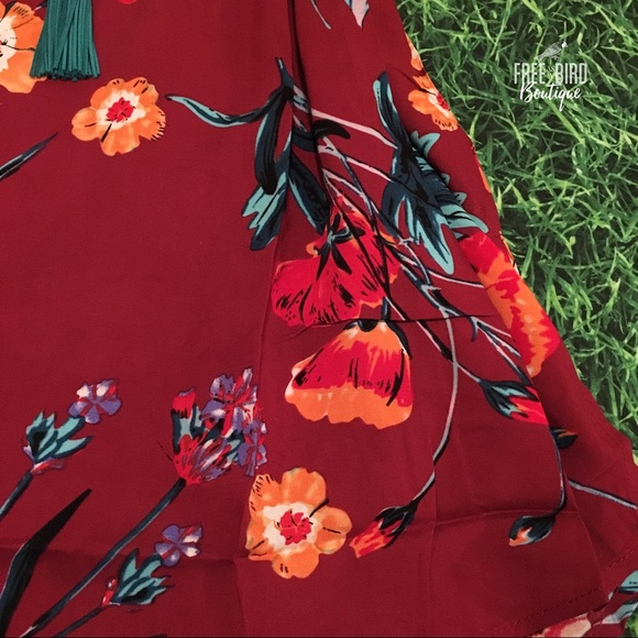 •NEW• Berry Floral PLUS Top - Picture 4 of 5